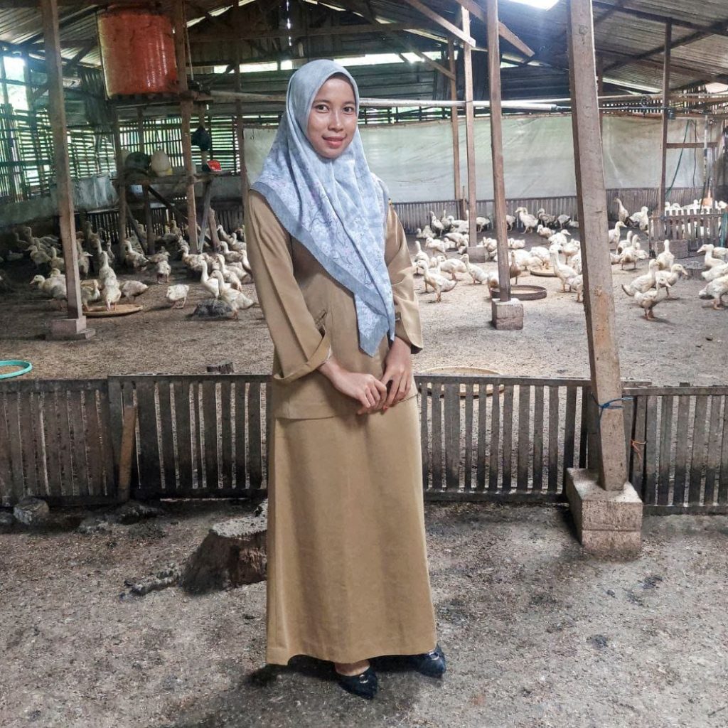 Guru Honorer di Pati Sukses Bisnis Ternak Bebek