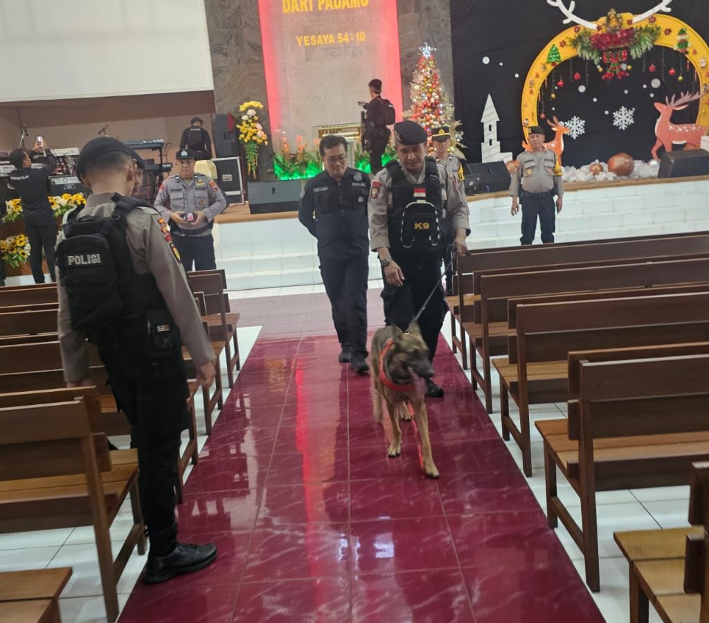 Jelang Misa Natal, Polisi Sterilisasi Gereja di Kabupaten Pati