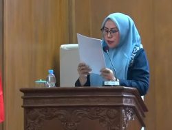 Anggota Dewan Terbata-bata Baca Laporan Pansus, Warganet: DPRD kok Blekak Blekuk!