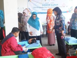 Foto: Atik Sudewo, Ketua PMI Kabupaten Pati,hadir dalam kegiatan donor darah, Peringatan Hari Kesehatan Nasional (HKN) ke-61 di Kabupaten Pati.(Portalljateng/Hil)