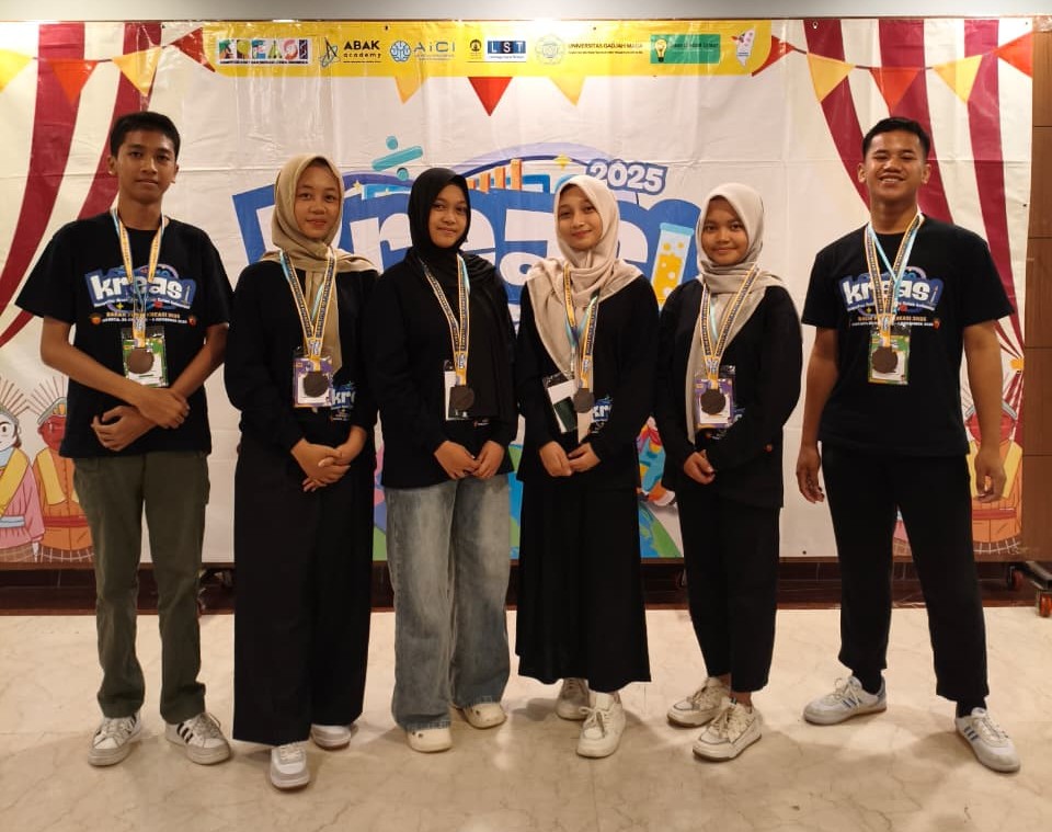 Foto: Tim MTsN 1 Pati di Kompetisi Riset dan Inovasi Siswa Indonesia (KREASI) 2025 tingkat nasional.(Portalljateng/MTsN 1 Pati)