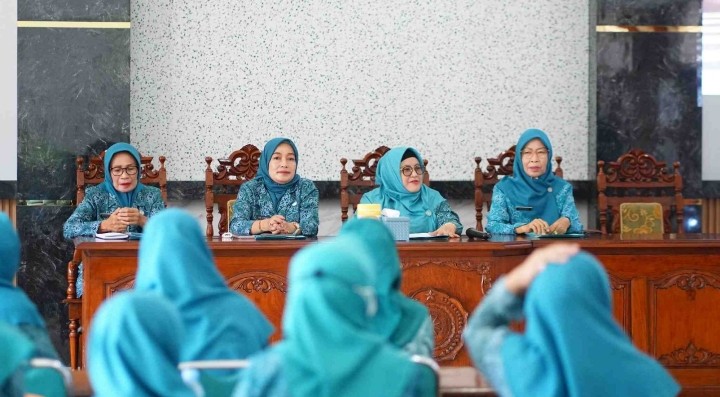 Foto: Ketua TP-PKK, Atik Kusdarwati Sudewo dan jajaran Tim Penggerak PKK (TP-PKK) Kabupaten Pati menggelar Rapat Pleno dan Koordinasi gabungan.(Portalljateng/Hil)