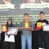 Foto: Penghargaan Rayon Berprestasi ini secara resmi diserahkan pada acara Grand Final Nasional KMSI yang dilaksanakan di Universitas Ma Chung, Malang.(Portalljateng/MTsN 1 Pati)