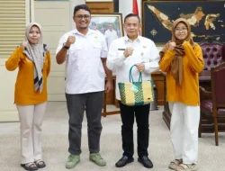 Foto: Bupati Pati, Sudewo, melepas tim ekonomi kreatif Kabupaten Pati yang akan mewakili Jawa Tengah dalam ajang Indonesian Fair bekerja sama dengan KBRI Thailand..(Portalljateng/Hms)