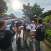 Foto: 2Stroke Pati Raya bergerak cepat menyalurkan bantuan kemanusiaan bagi warga terdampak banjir.(Portalljateng/Bdr)