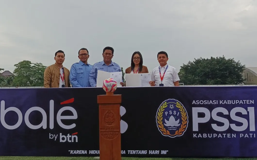 Foto: Asosiasi Kabupaten (Askab) PSSI Pati secara resmi menjalin kolaborasi strategis dengan Bank Tabungan Negara (BTN) Kantor Cabang Kudus.(Portalljateng/Adm)