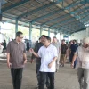 Foto: Plt. Bupati Pati, Risma Ardhi Chandra, peninjauan lapangan ke Tempat Pelelangan Ikan (TPI) II Juwana serta kawasan Pulau Seprapat Juwana.(Portalljateng/Hms)