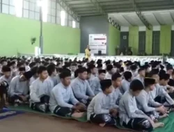 Foto: Pengajian Jumat Wage, MTs Negeri 1 Pati menghadirkan ulama dari Kudus.(Portalljateng/MTsN 1 Pat)