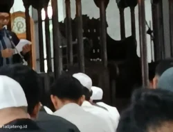 Foto: (Plt.) Bupati Pati, Risma Ardhi Chandra, menyampaikan sambutan Idulfitri 1447 Hijriah di Masjid Agung Baitunnur Pati.(Portaljateng/Adm)