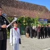 Foto: Kepala MTsN Blora, Warno, menjadi Inspektur Upacara memperingati Hari Pendidikan Nasional (Hardiknas) 2026.(Portalljateng/MTsN Blora)